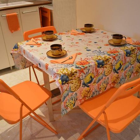 Casa Vacanze All'Angolo ตรีเอสเต ภายนอก รูปภาพ